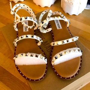 NWT Steve Madden white studded sandals